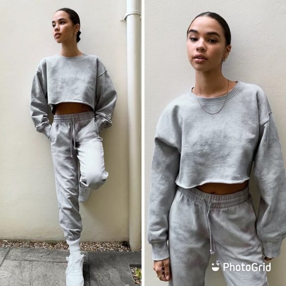 Aritzia Tops - Aritzia TNA Cozy Fleece Boyfriend Cropped oversized Sweatshirt grey/purple xs